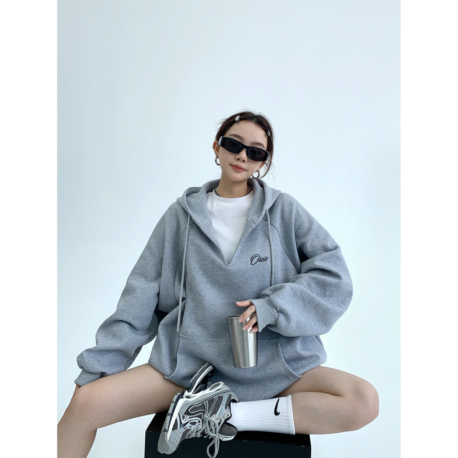 V-Neck Oversized Hoodie / OS10247