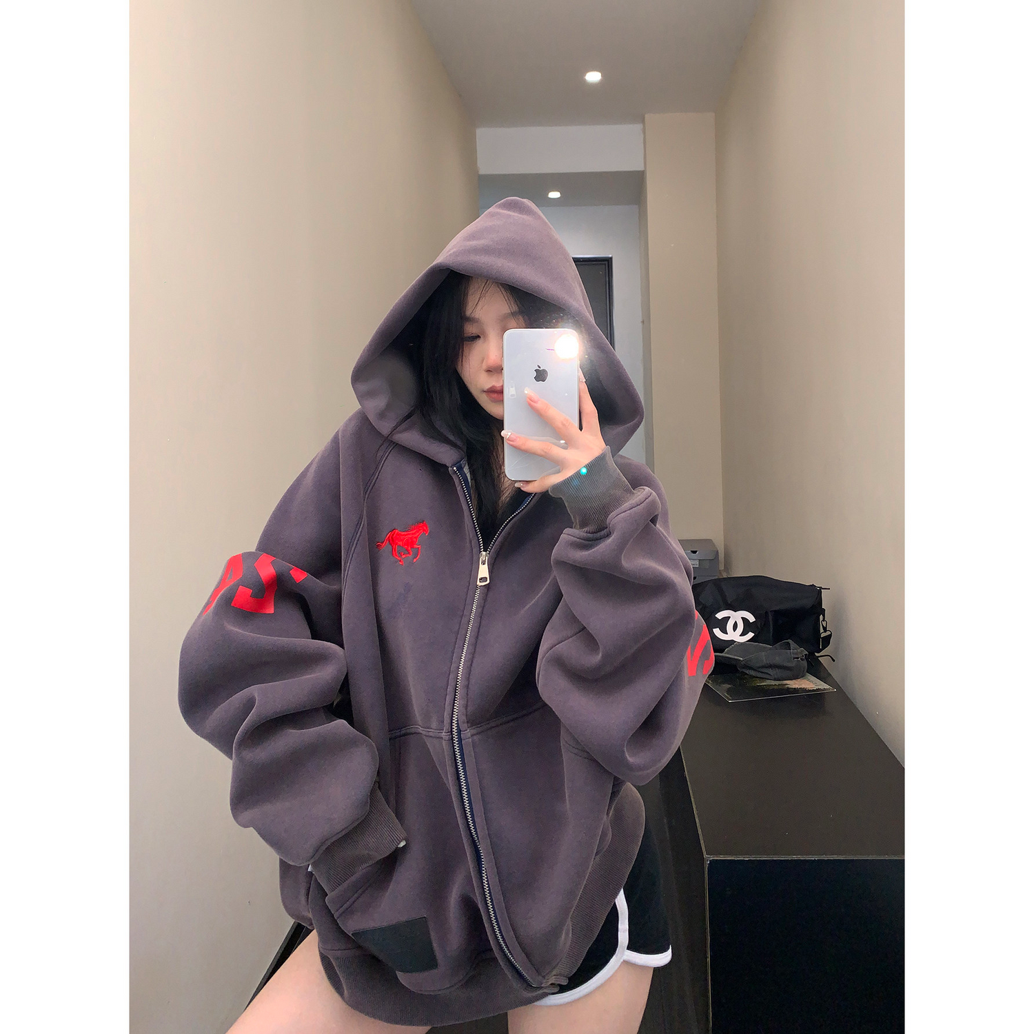 Vintage Wash Graphic Hoodie / OS10365