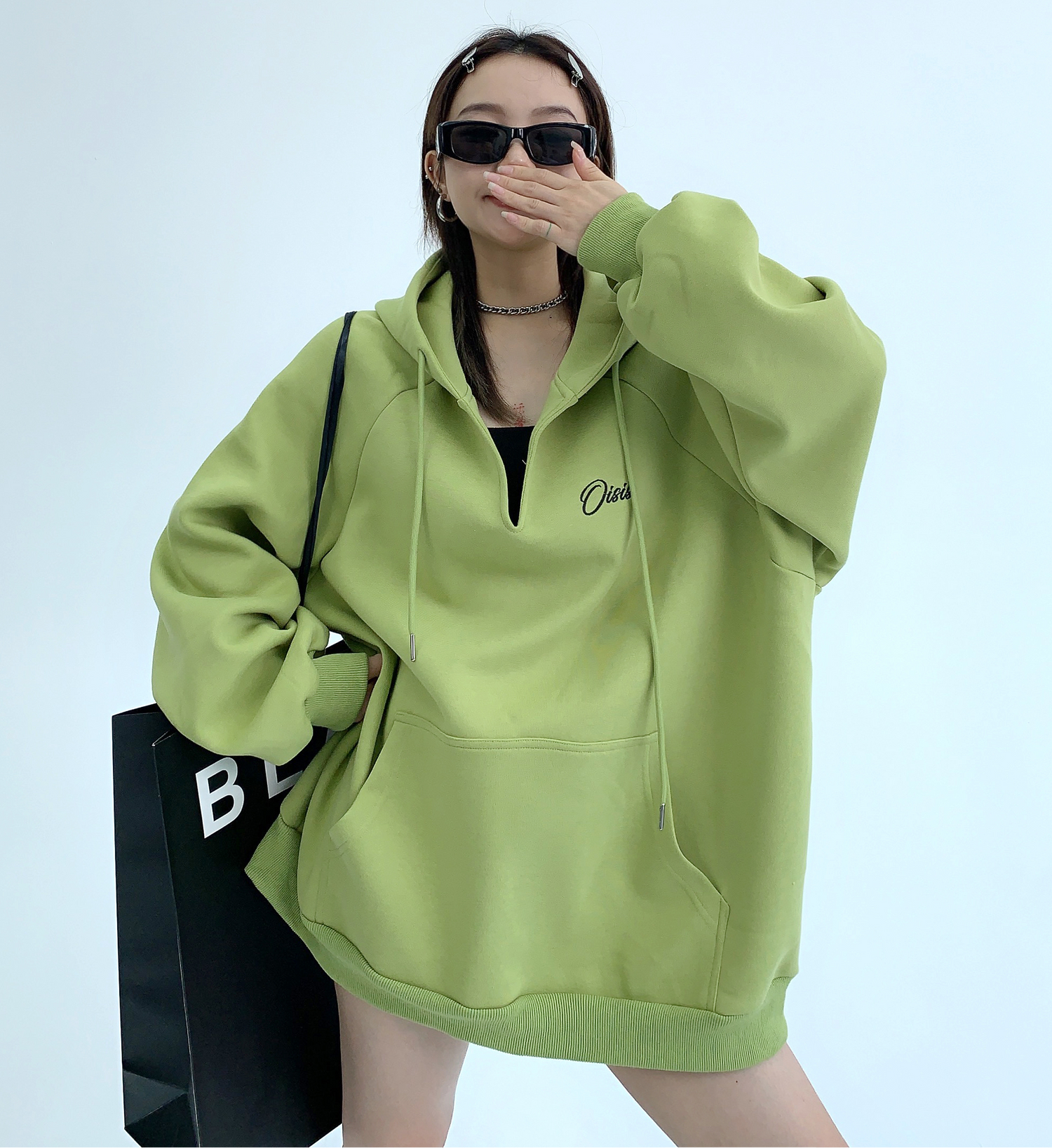 V-Neck Oversized Hoodie / OS10247