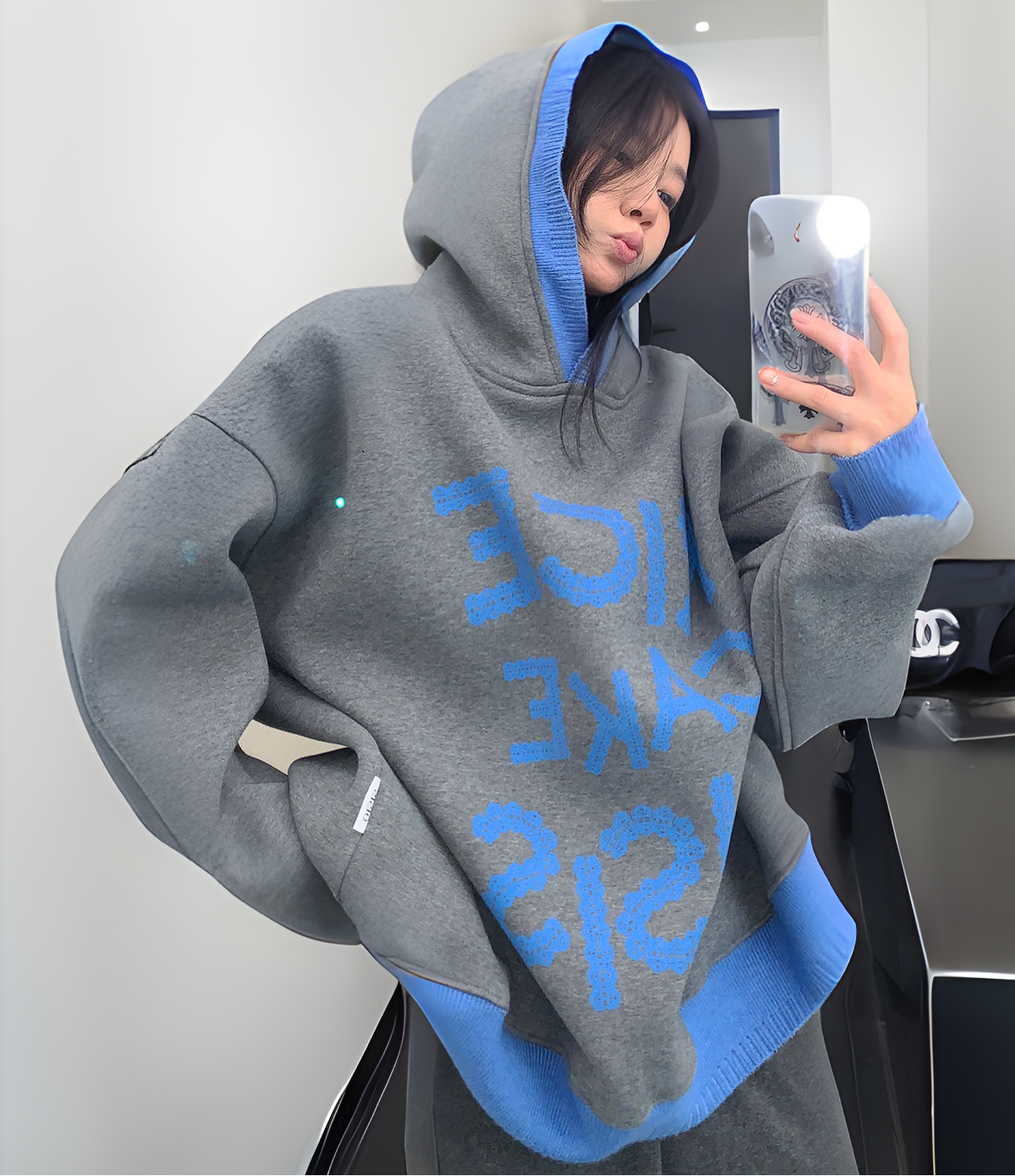 Contrast Color Hoodie / OS10379