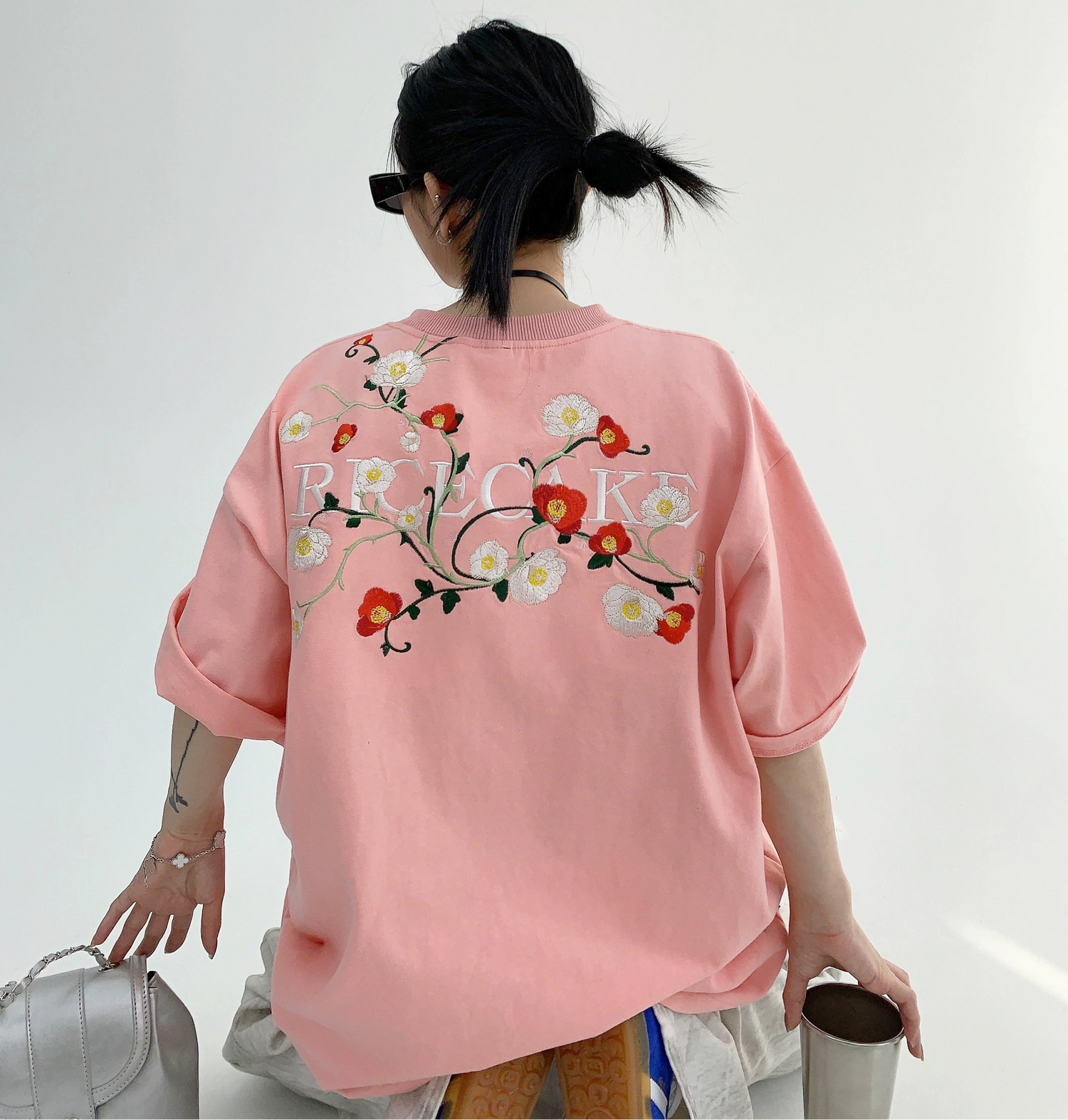 Flower Embroidered S-Tee / OS10011